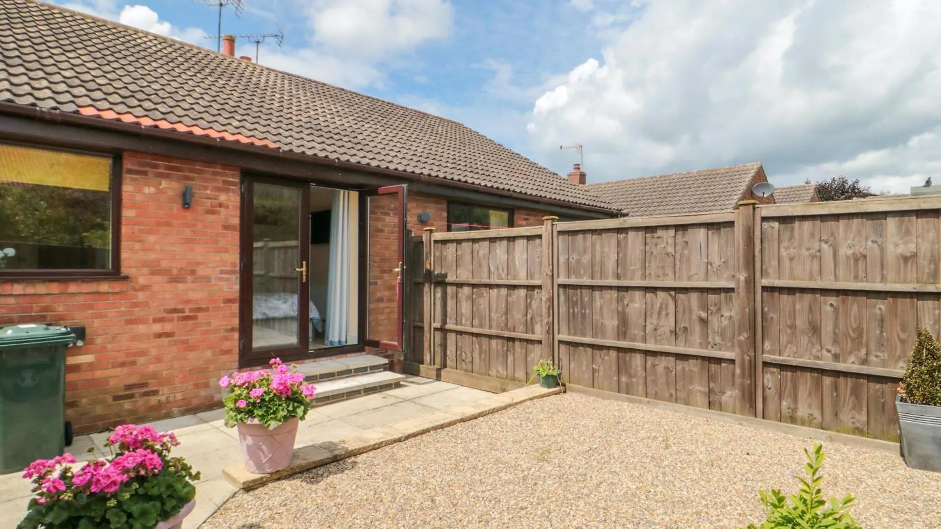 6 Fairfax Close York